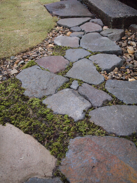 寒風石を畳んだ伝い