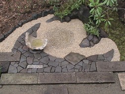 三日月の庭